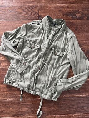 Staccato Military-Style Utility Jacket in Olive Green